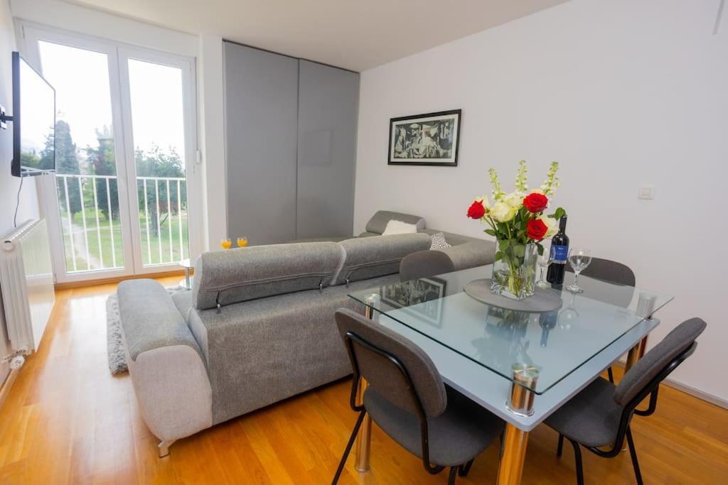 Bella Vista - Cozy Apartments With Easy Check-In And Free Parking Split Exterior foto